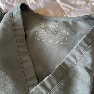FIGS V-Neck Scrub Top in Sage Green